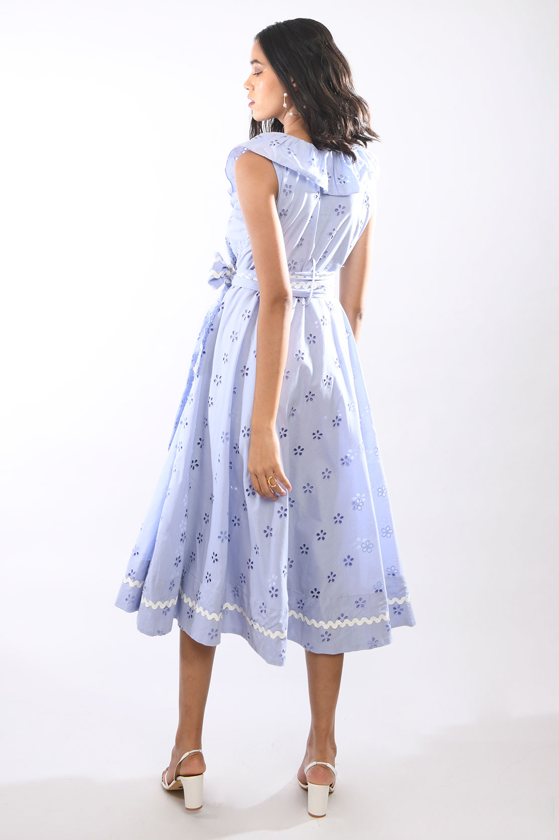 Buy White Dresses & Frocks for Girls by CHEROKEE Online | Ajio.com