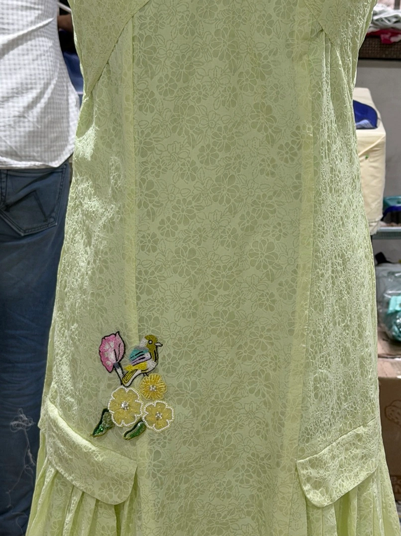 MINT GREEN FLORAL JACQUARD HALTENECK DRESS WITH APPLIQUE PATCH - Image 3