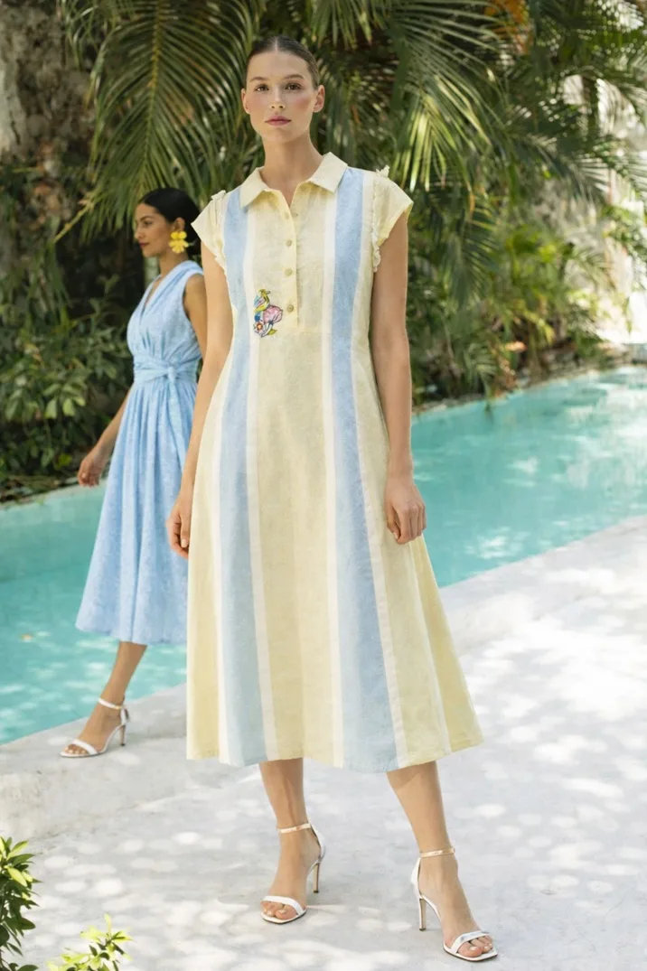 Blue colour block dress with applique - Image 3