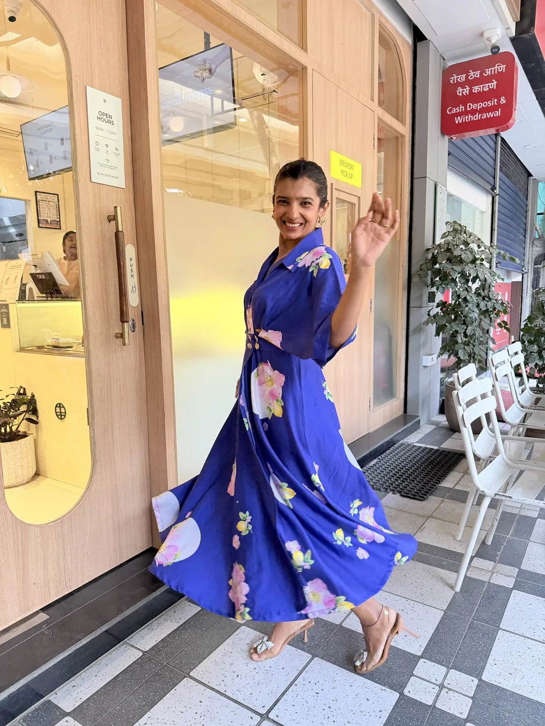 Electric Blue floral printed wraparound Midi dress - Image 5